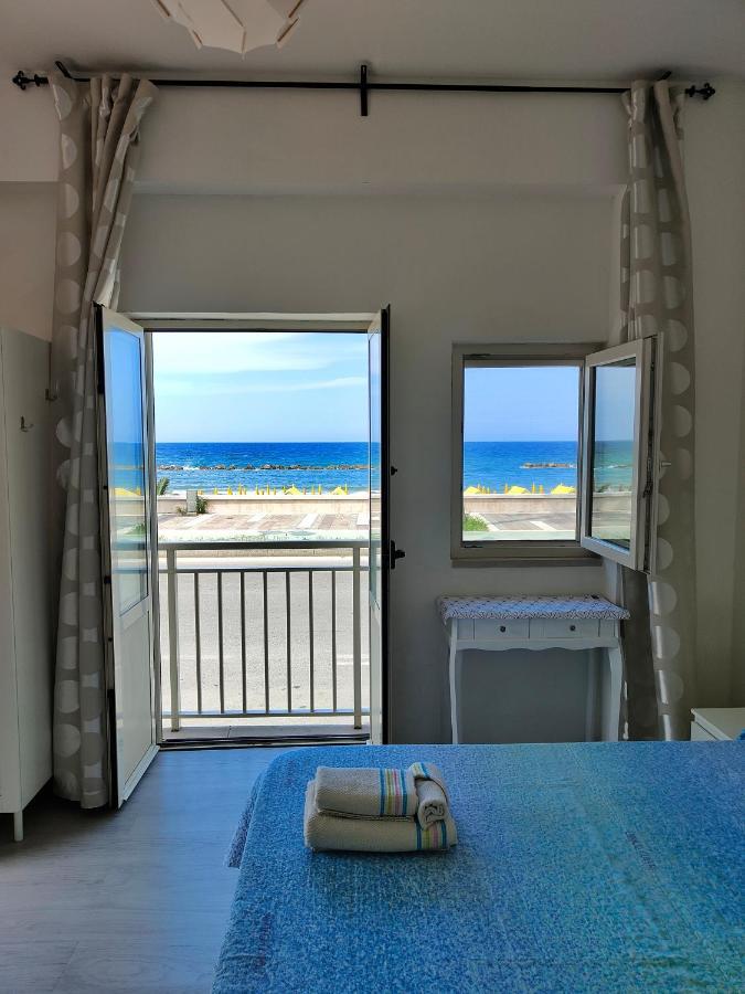 Blue Room تيرمولي المظهر الخارجي الصورة