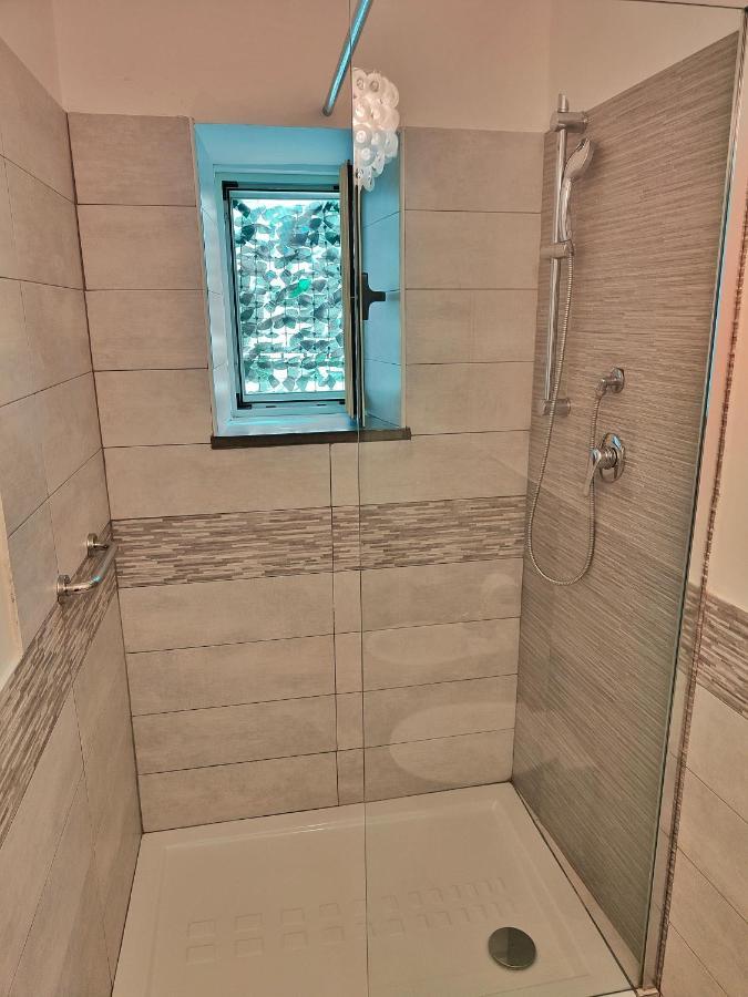 Blue Room تيرمولي المظهر الخارجي الصورة